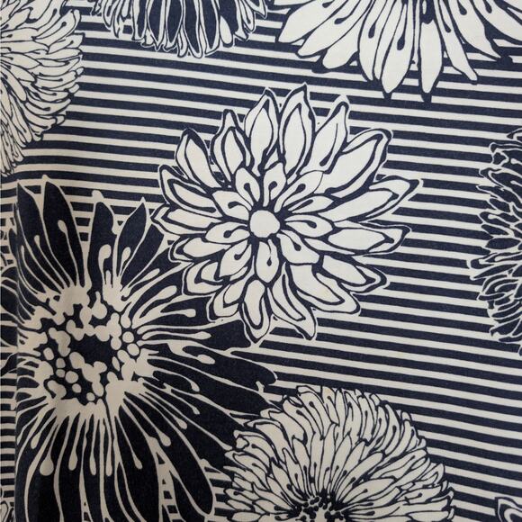 J McLaughlin Blue and White Striped Floral Print Summer Vacation T-shirt Small - Picture 5 of 7